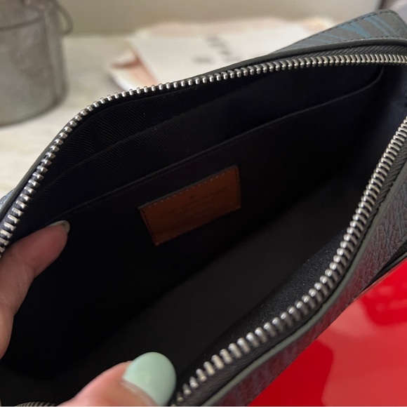 Volga On Strap Like New - Picture 7 of 13